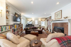 Beautifully Restored Home In Manchester Village